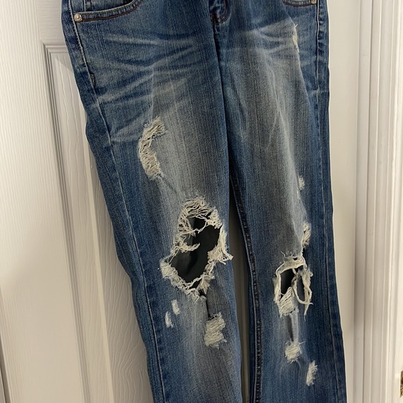 Straight leg blue women’s jeans Ripped knee wide leg blue Jeans size 31 no tags - Picture 8 of 11